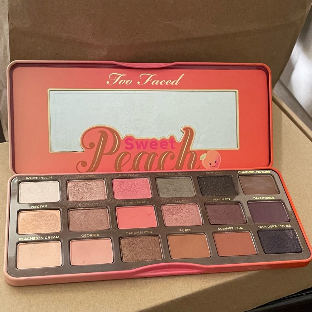 Too Faced Sweet Peach eyeshadow pallet